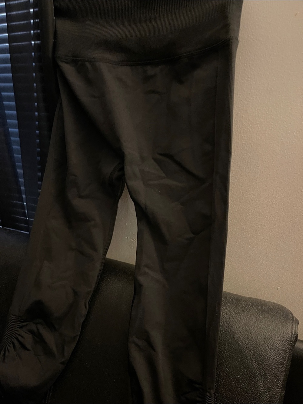 Lululemon Ebb To Street Crop 21" Black Size 6 NWOT Seamless - Picture 9 of 12